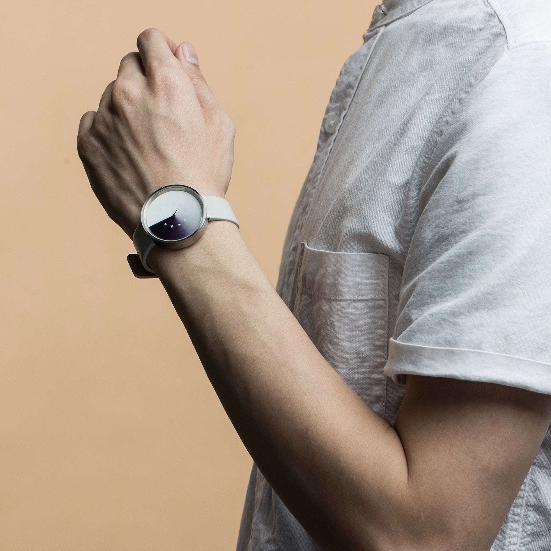 TTT#1 - Seoul - Hidden Time Watch - Snow, product shot with hands