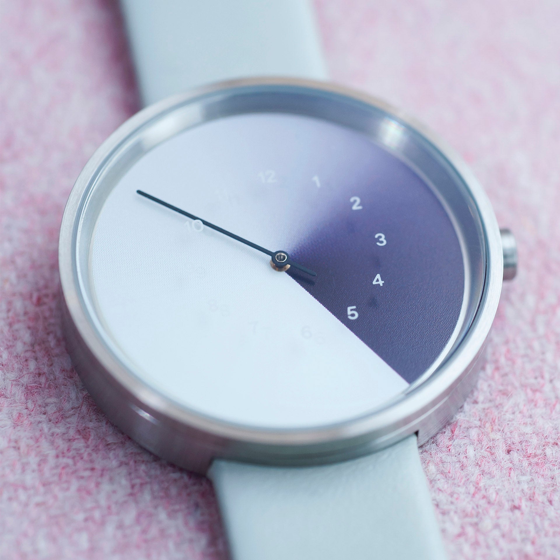 TTT#1 - Seoul - Hidden Time Watch - Snow, close up shot