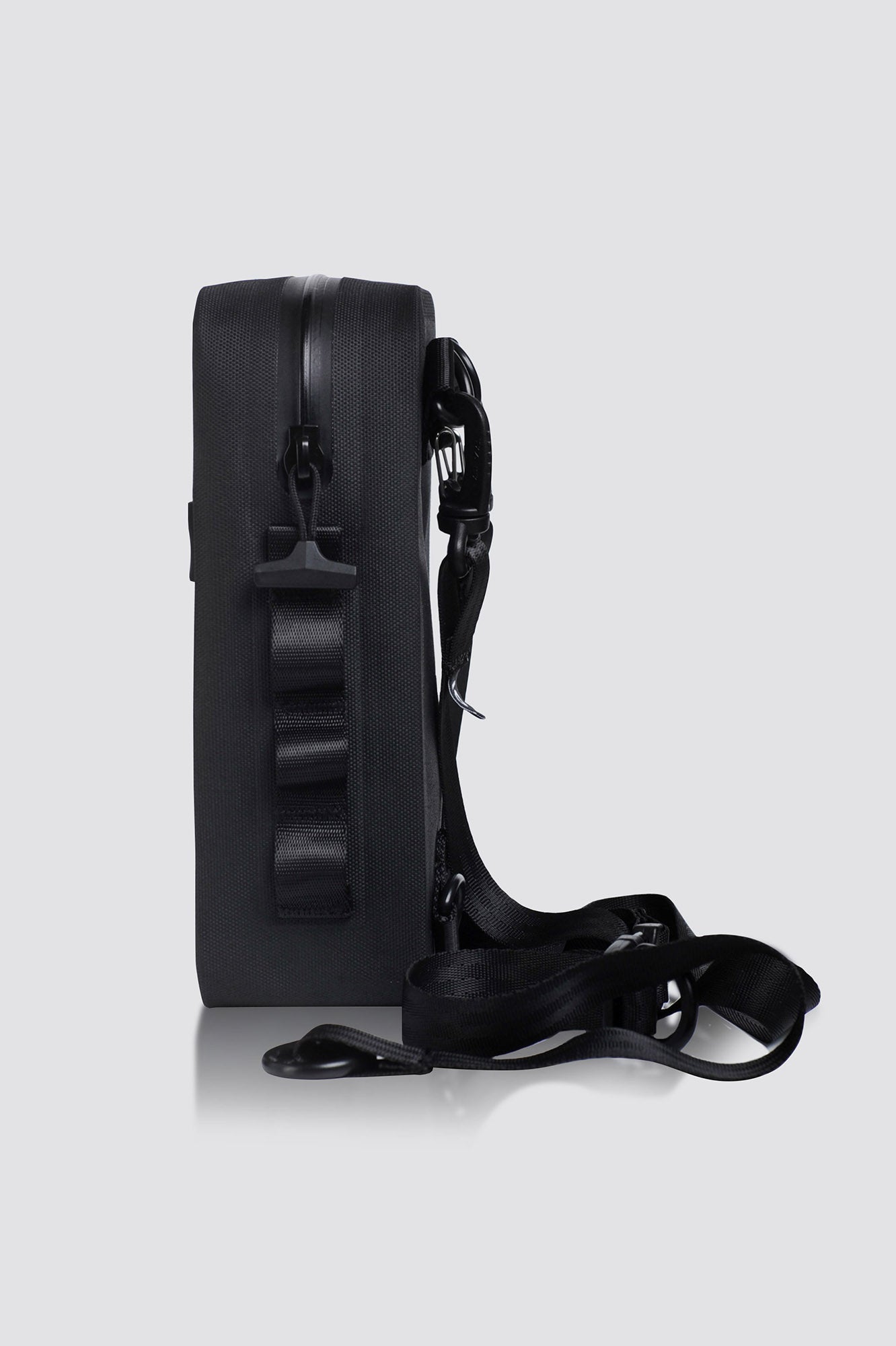 Ludens Sacoche has KOJIMA PRODUCTIONS logo subtly printed on the front; it is made with TPU material, which is lightweight, waterproof, durable and non-toxic.