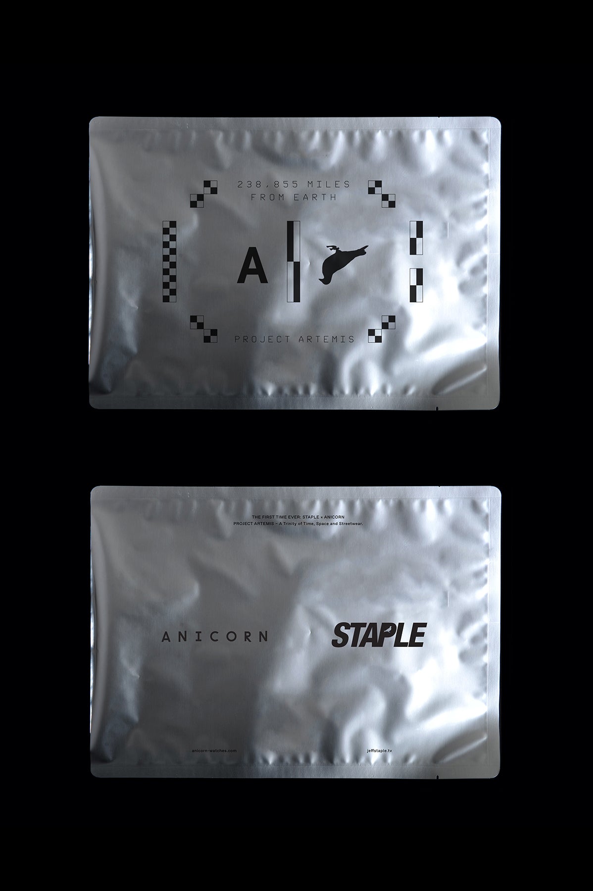 Featuring the upside down Zero Gravity Pigeon and the NASA logo, “Pigeon Moon T” displays 10 facts about our neighbor – the Moon from 238,855 miles afar. The logo of PROJECT ARTEMIS is sewed on the left sleeve, balanced by the graphical roll patterns of spacecraft on the right sleeve. The heavyweight tee is only available in black color.