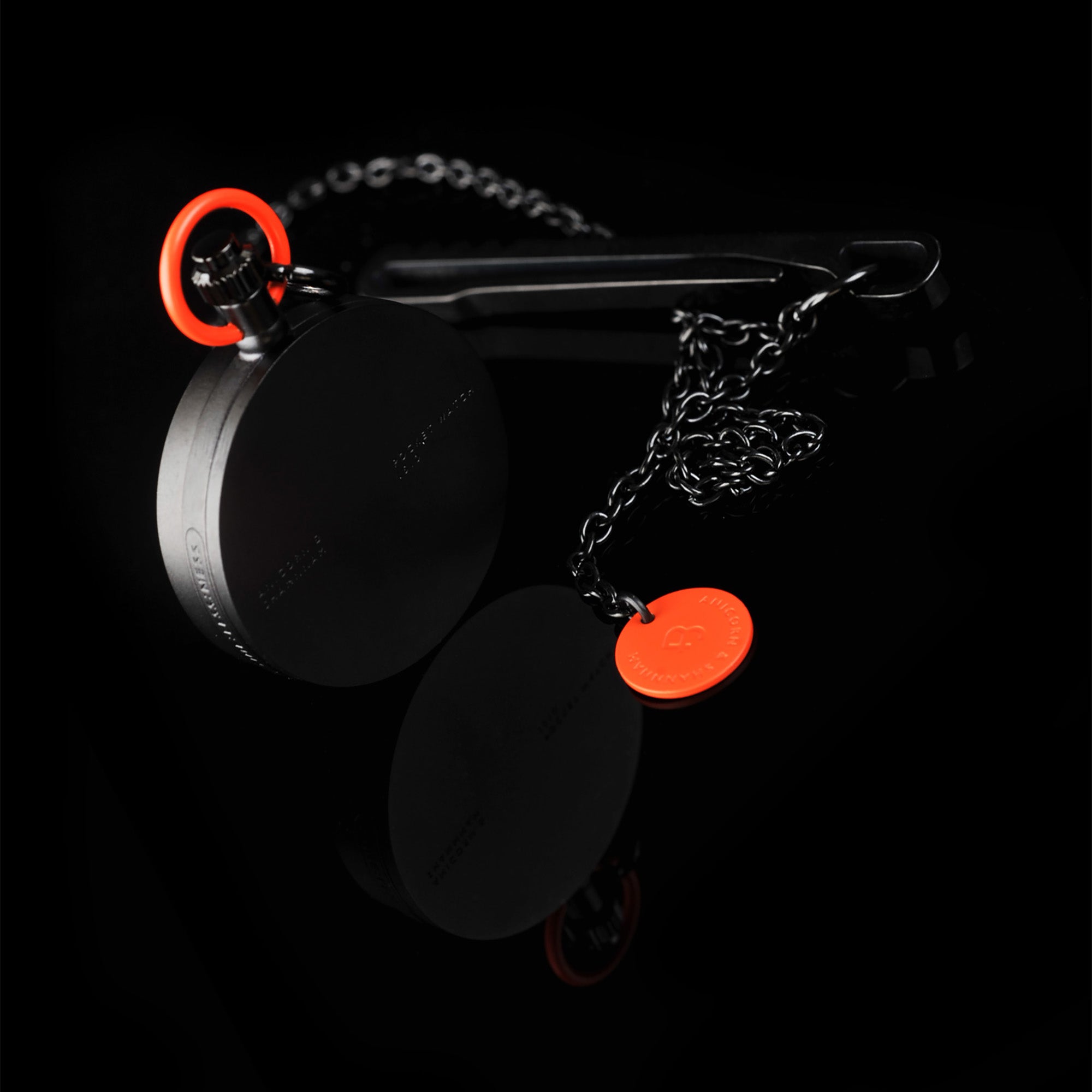 TIME:LESS:NESS - 1510 – The pocket watch (Pocket watch & necklace - Black)