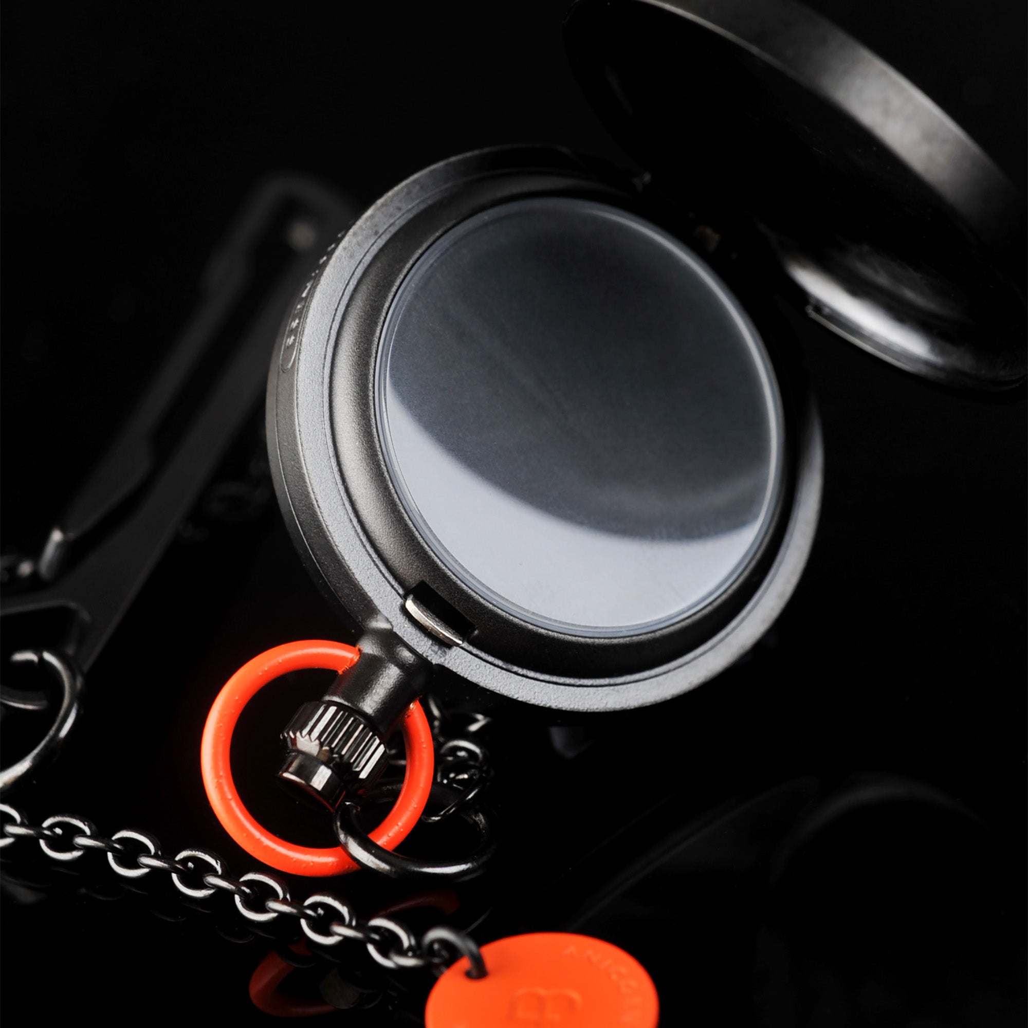 TIME:LESS:NESS - 1510 – The pocket watch (Pocket watch & necklace - Black)