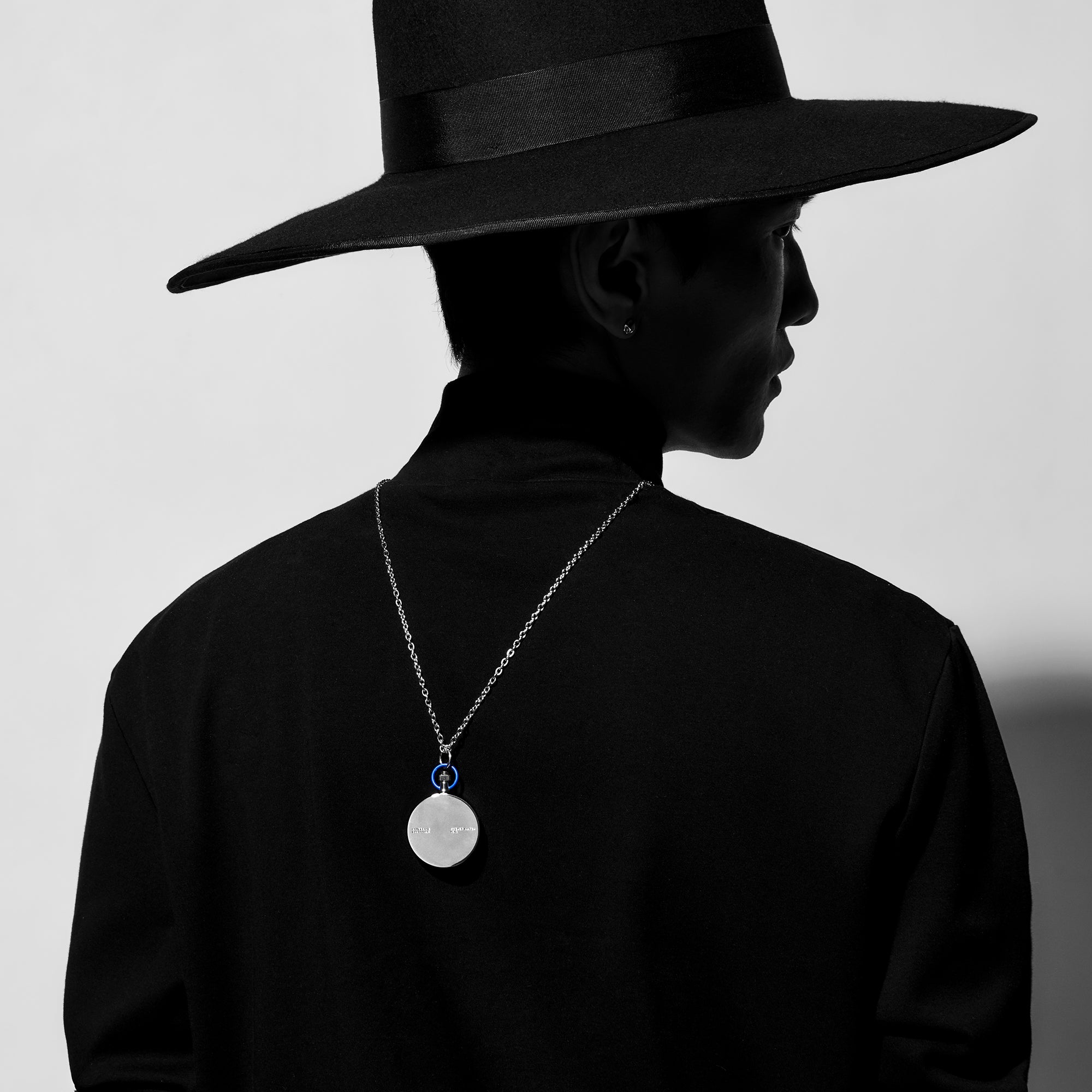 TIME:LESS:NESS - 1510 – The pocket watch (Pocket watch & necklace - Black)