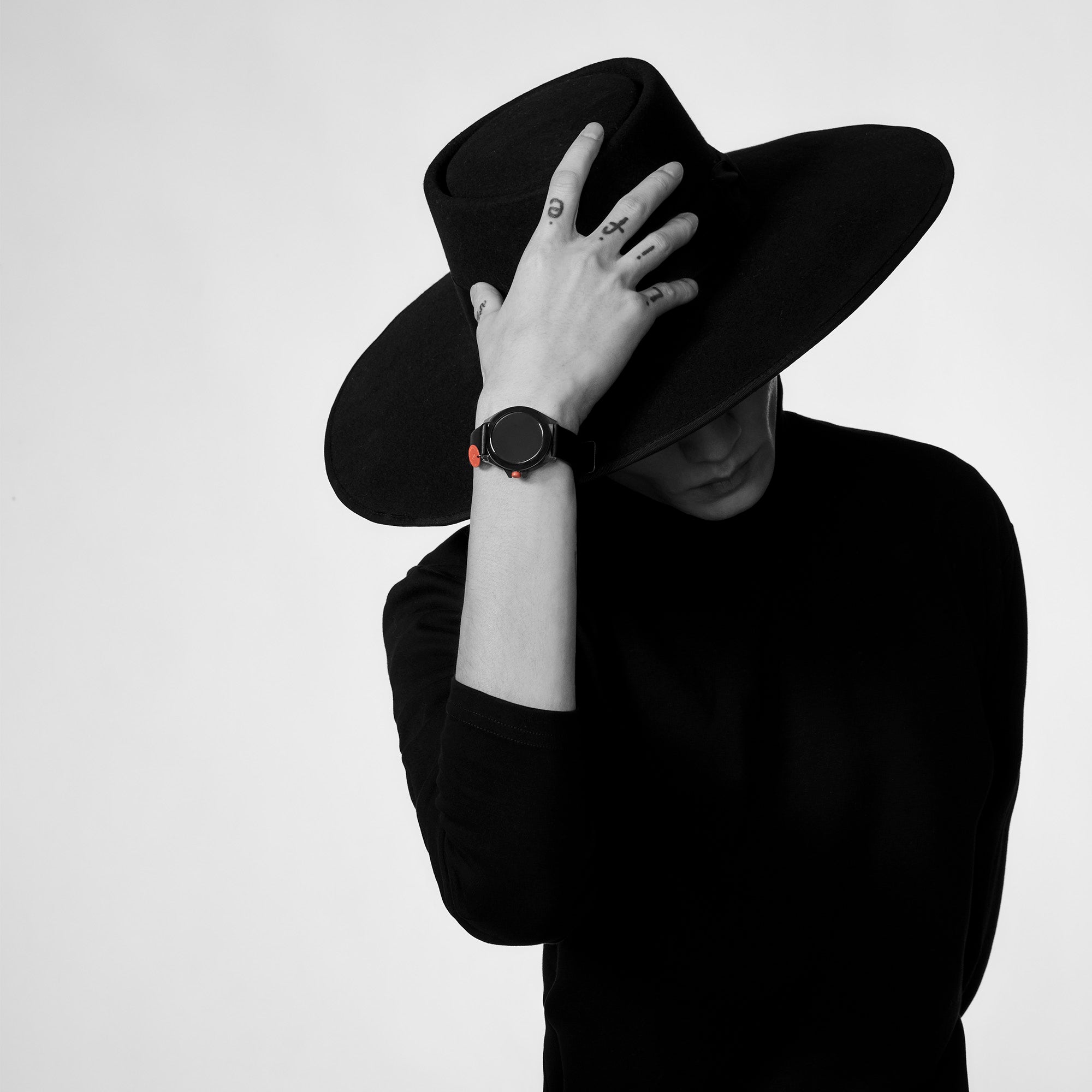 TIME:LESS:NESS - 1810 – The wristwatch (Bracelet - Transparent)